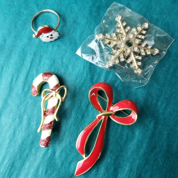 Jewelry - 2/15$ Lot of 3 Holidays christmas brooches and 1 adjustable ring